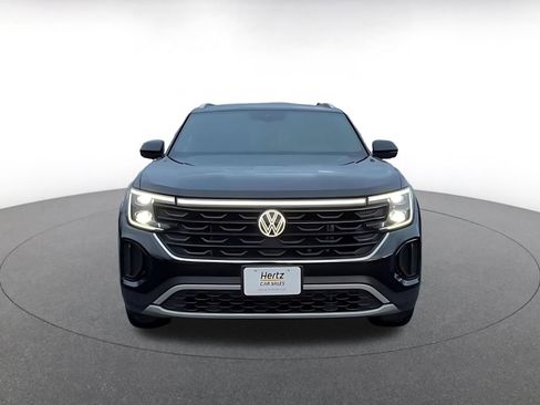 Used 2025 Volkswagen Atlas Cross Sport SE image 4