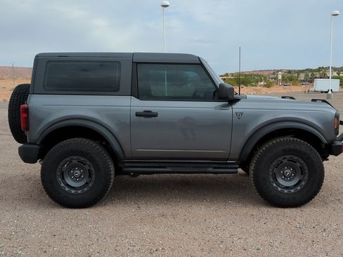 Used 2025 Ford Bronco 2-Door w/ Sasquatch Package AWD/4WD image 3