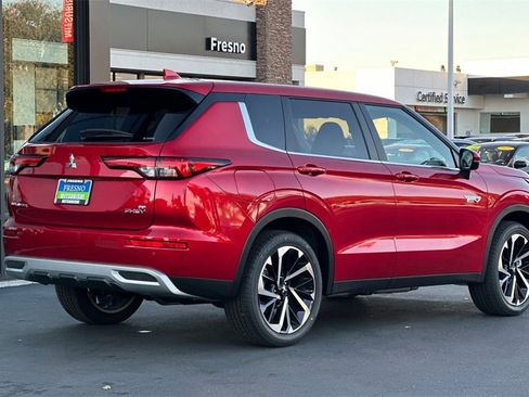 New 2025 Mitsubishi Outlander SE image 5