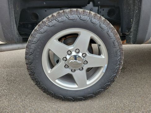 Used 2015 Chevrolet Silverado 2500 LTZ w/ LTZ Plus Package image 29