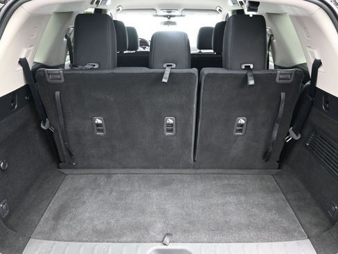 Used 2022 Nissan Pathfinder SV image 11