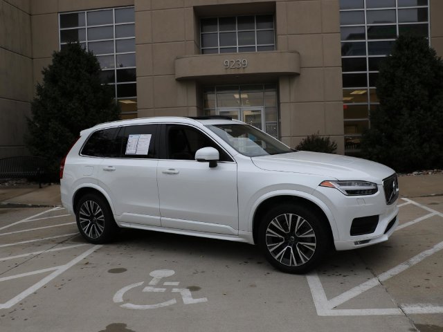 Used 2022 Volvo XC90 T6 Momentum w/ Climate Package AWD/4WD image 1