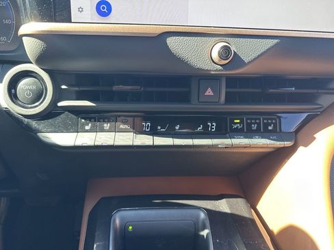 Used 2025 Toyota Crown Signia image 28