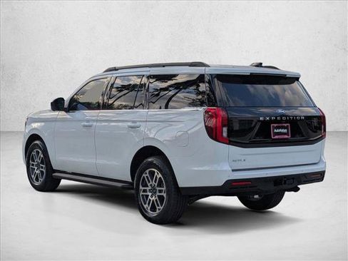 New 2026 Ford Expedition Active image 8