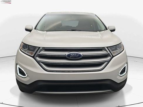 Used 2018 Ford Edge Titanium w/ Technology Package image 3