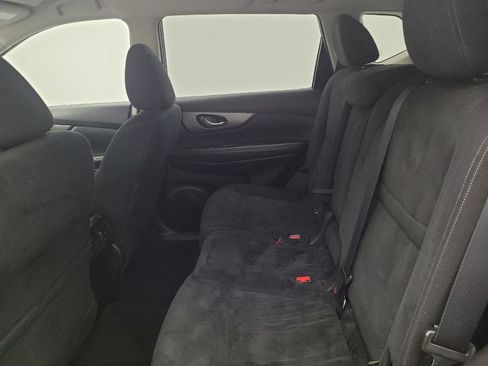 Used 2016 Nissan Rogue S w/ Appearance Package image 18