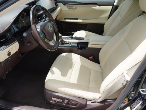 Used 2017 Lexus ES 350 w/ Premium Package image 13