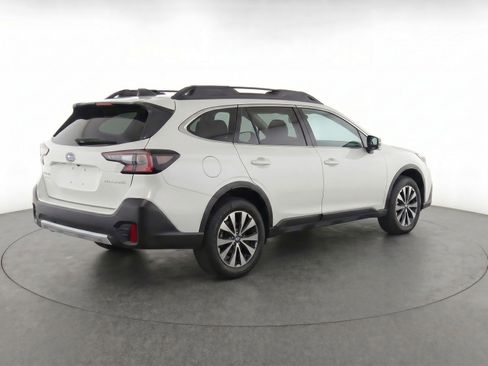 Used 2025 Subaru Outback Limited AWD/4WD image 3
