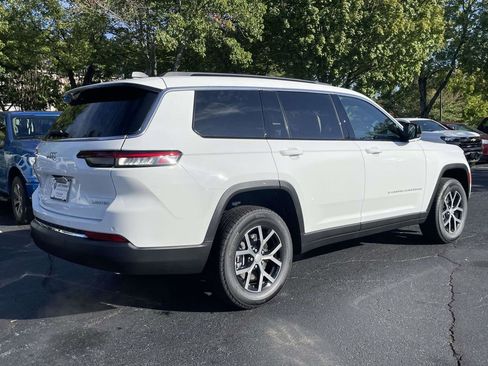 New 2025 Jeep Grand Cherokee L Limited w/ Black Appearance Package image 9