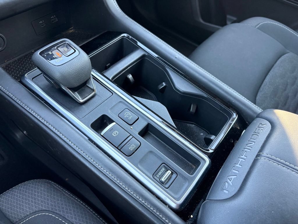 Used 2025 Nissan Pathfinder SV FWD image 20