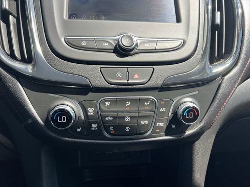 Used 2022 Chevrolet Equinox RS FWD image 29