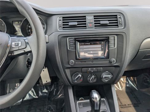 Used 2017 Volkswagen Jetta S FWD image 16