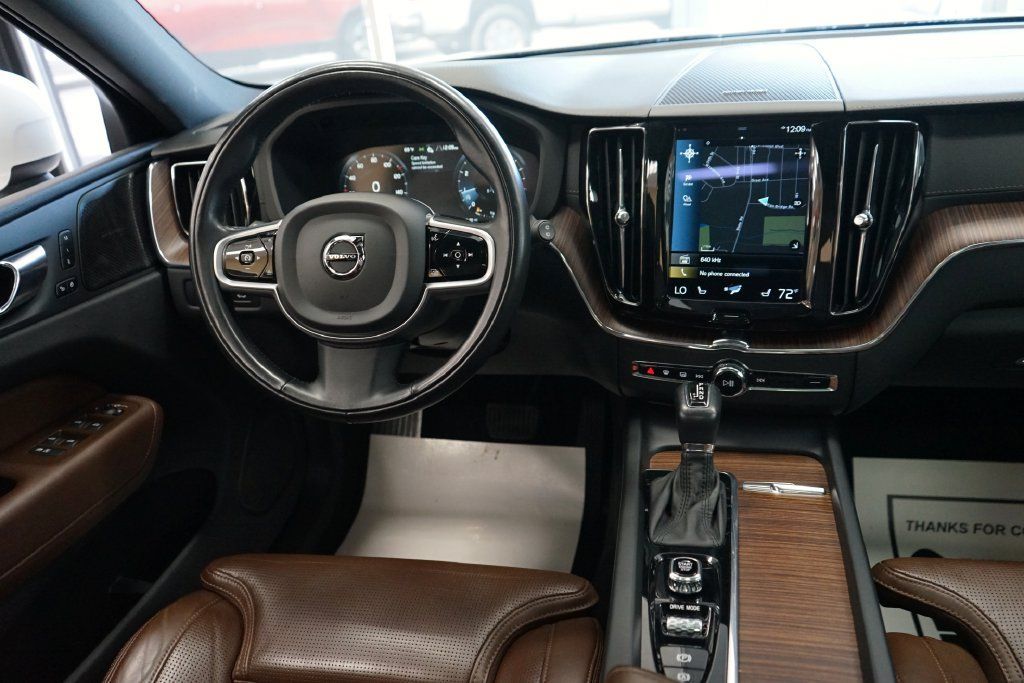 Used 2021 Volvo XC60 T5 Inscription AWD/4WD image 12
