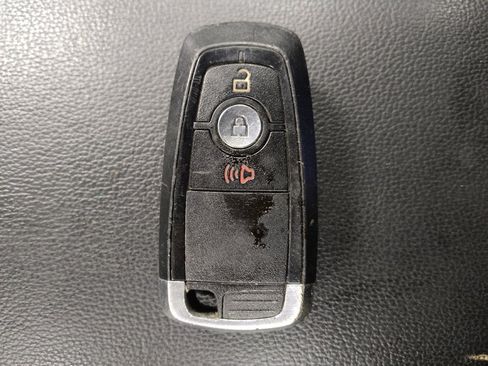 Used 2018 Ford Explorer XLT FWD image 32