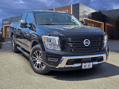 Used 2021 Nissan Titan SV w/ SV Convenience Package