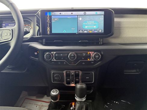 New 2025 Jeep Gladiator Sport image 11