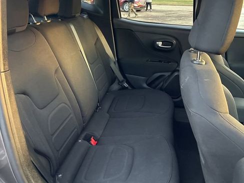 Used 2020 Jeep Renegade Latitude FWD image 15