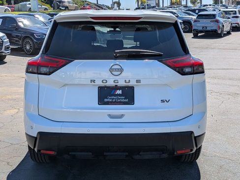 Used 2024 Nissan Rogue SV image 7