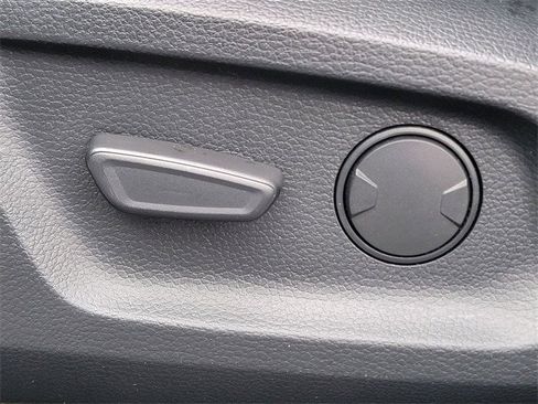 Certified 2019 Ford Ranger Lariat w/ Equipment Group 501A Mid image 4