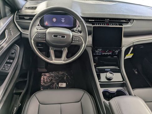 New 2025 Jeep Grand Cherokee Limited w/ Black Appearance Package RWD image 13