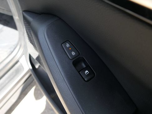 Used 2024 Kia Seltos S FWD image 25