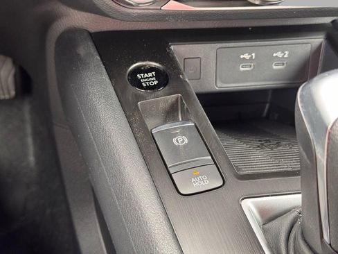 Certified 2025 Nissan Kicks SV w/ Illumination Package image 10