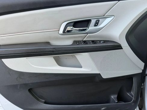 Used 2017 GMC Terrain SLE FWD image 34