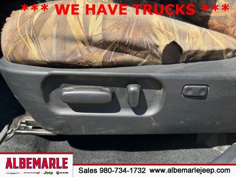 Used 2020 Toyota Tacoma Limited image 16