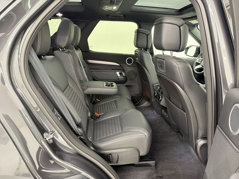 Certified 2025 Land Rover Discovery Dynamic SE AWD/4WD image 25