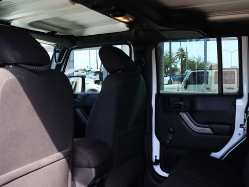 Used 2015 Jeep Wrangler Unlimited Sport w/ Max Tow Package AWD/4WD image 36