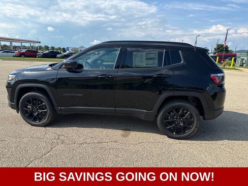 New 2026 Jeep Compass Latitude AWD/4WD image 8