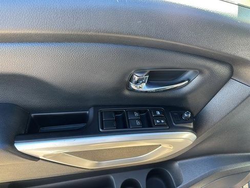 Used 2020 Nissan Titan SV w/ SV Convenience Package image 14