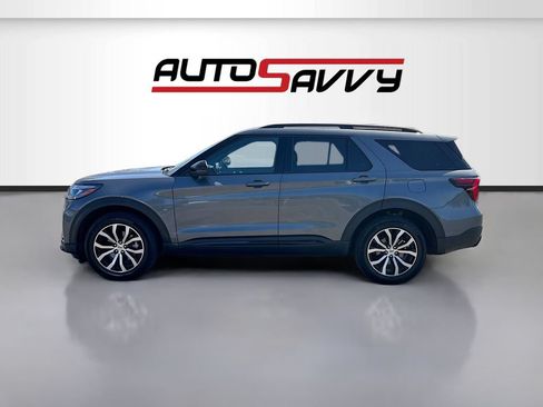 Used 2025 Ford Explorer ST-Line AWD/4WD image 4