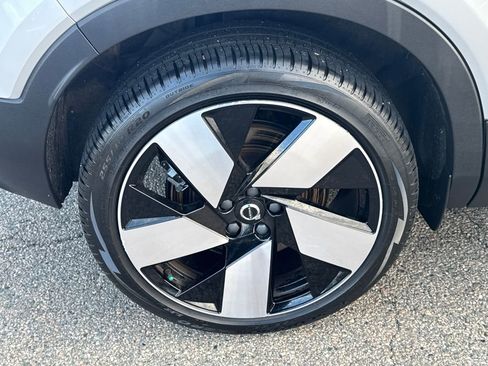 Used 2023 Volvo C40 P8 Recharge Ultimate w/ Protection Package Premier image 39