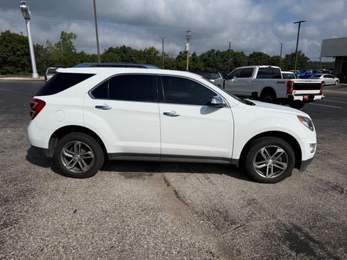 Used 2017 Chevrolet Equinox Premier w/ Enhanced Convenience Package FWD image 2