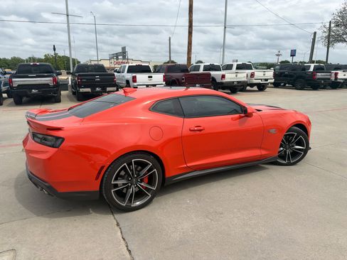 Used 2018 Chevrolet Camaro SS w/ Hot Wheels Edition image 5