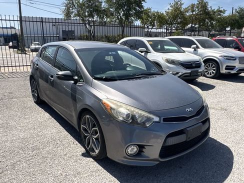 Used 2016 Kia Forte SX FWD image 9