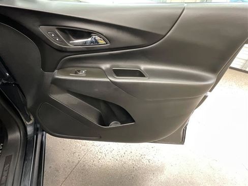 Used 2023 Chevrolet Equinox LT FWD image 17