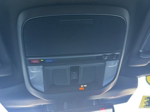 Used 2025 Subaru Forester Limited w/ Popular Package image 40