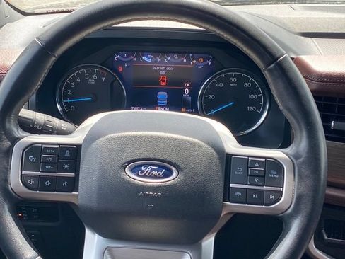 Used 2023 Ford Expedition Limited AWD/4WD image 8