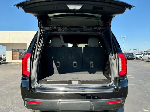 Used 2023 GMC Yukon AT4 w/ AT4 Premium Package image 17