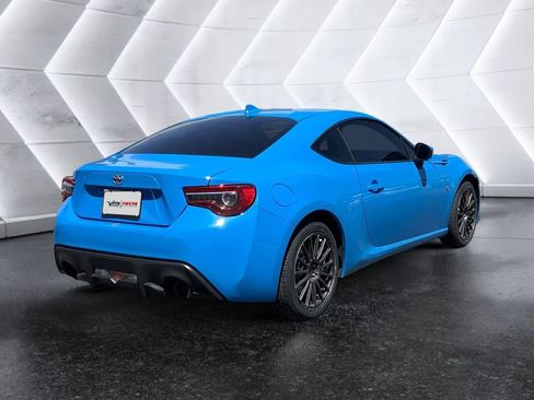 Used 2020 Toyota 86 RWD image 4