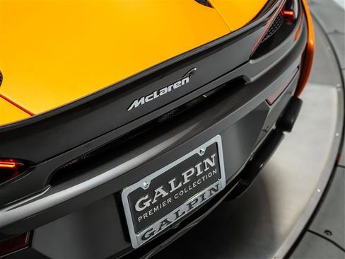Used 2017 McLaren 570S image 40