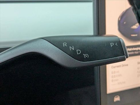 Used 2021 Tesla Model Y Performance image 7