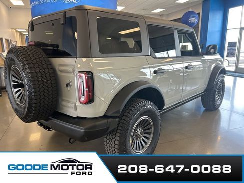 New 2026 Ford Bronco Badlands image 4