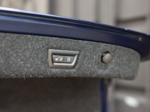 Used 2018 BMW M550i xDrive image 65