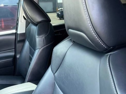 Used 2020 Toyota RAV4 XLE Premium FWD image 11