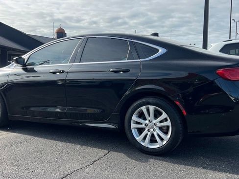 Used 2017 Chrysler 200 Limited Platinum FWD image 4