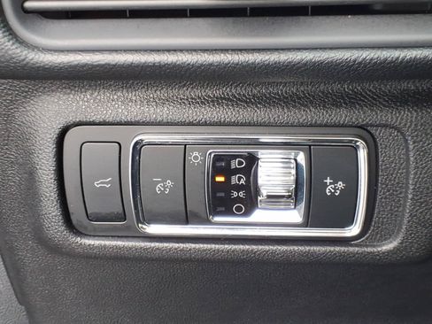 Used 2024 Lincoln Corsair Reserve w/ Equipment Group 201A AWD/4WD image 17