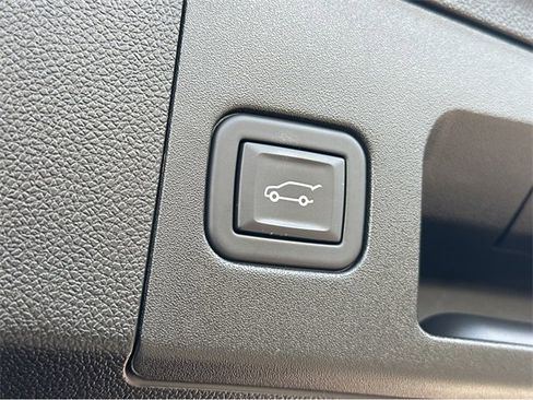 Certified 2024 Cadillac XT4 Premium Luxury image 32